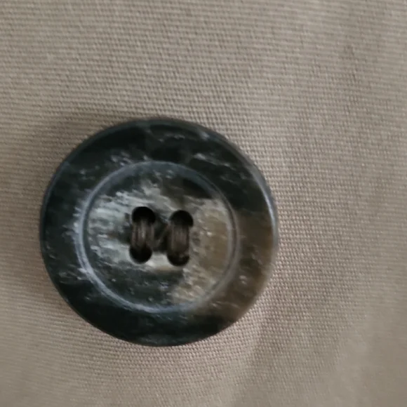 Classic Tan Double-Breasted Men's Trench Coat - Picture 3 of 11